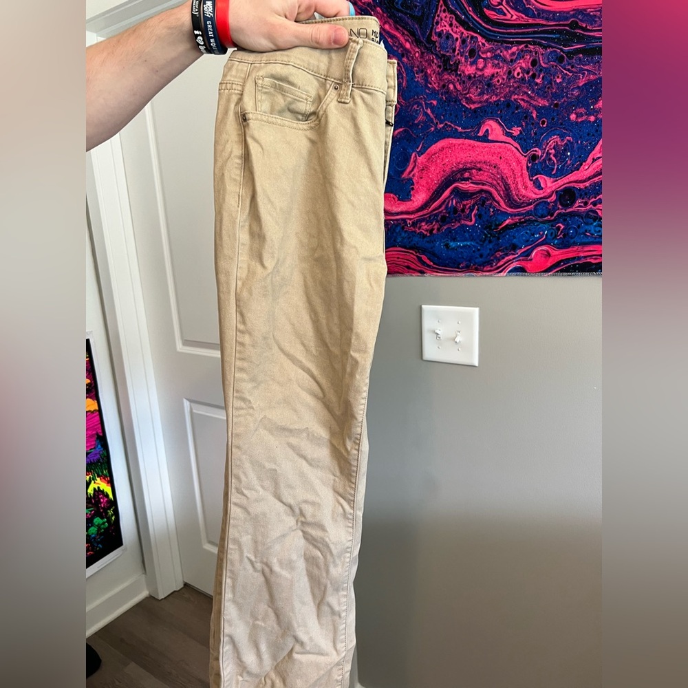 Women’s khaki pants